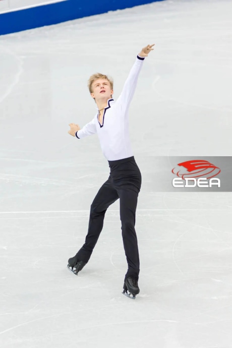 Ice Gallery Skates U.S.